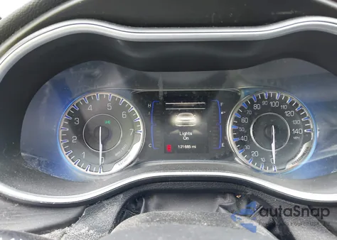 2015 Chrysler 200 Limited из США, поврежденный, VIN 1C3CCCAB2FN562522